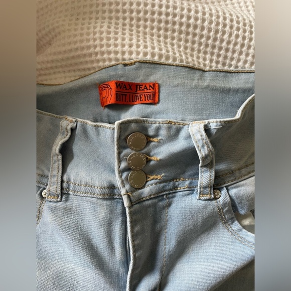 Butt lifting Wax Jean Women's Light Blue distressed Skinny Jeans size 3 NWOT - Picture 4 of 6